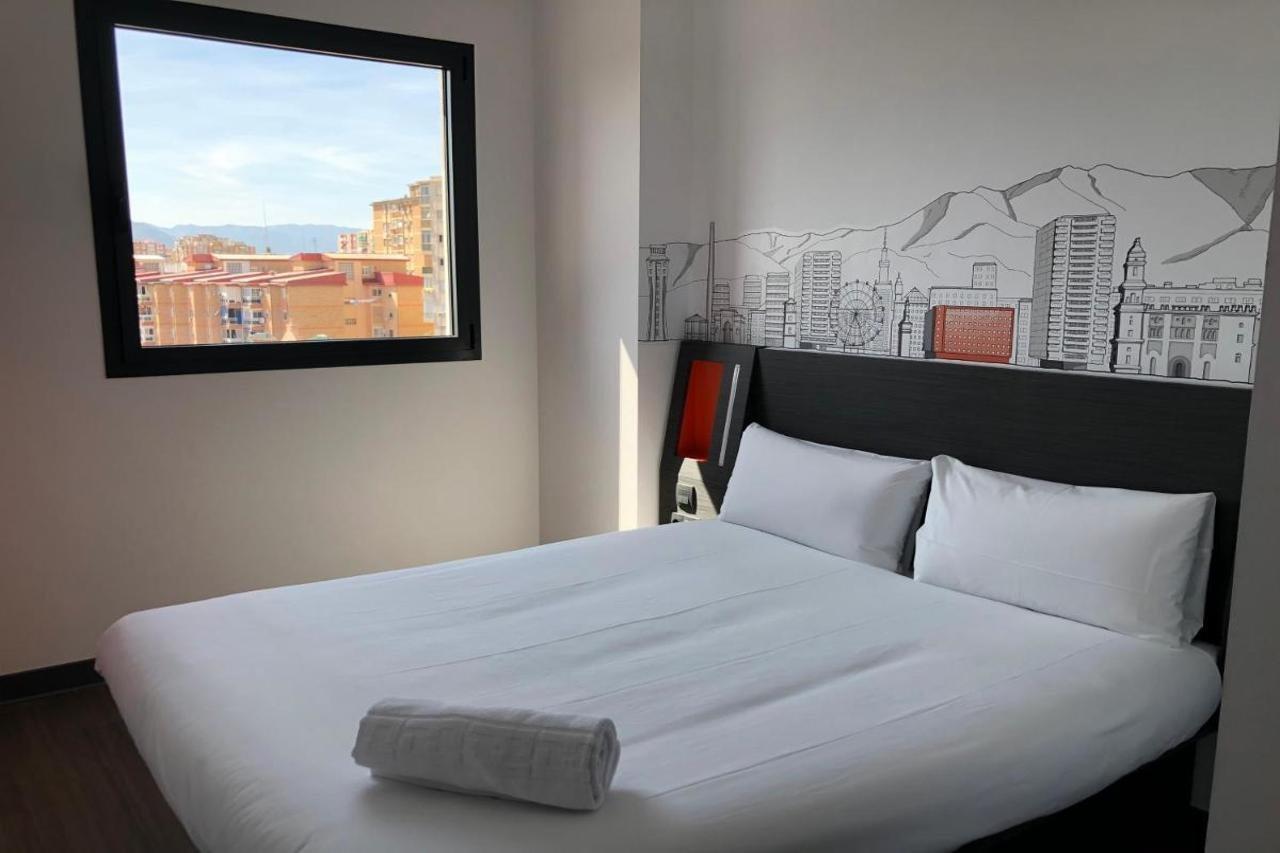 Easyhotel Malaga City Centre Екстер'єр фото